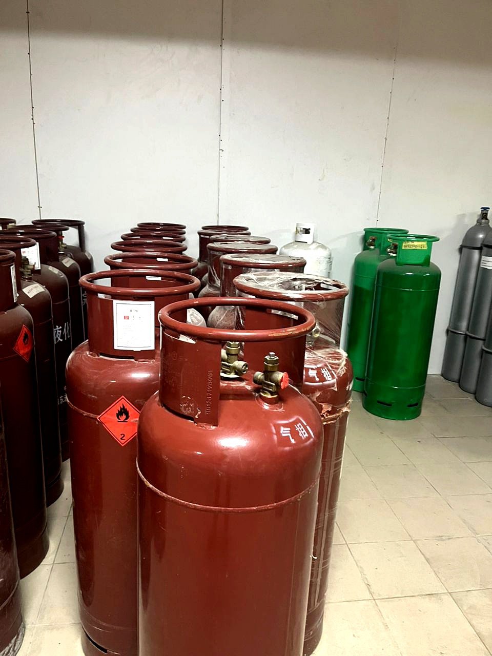 ISOBUTANE (C4H10) 99.9% (0075) - Image 2